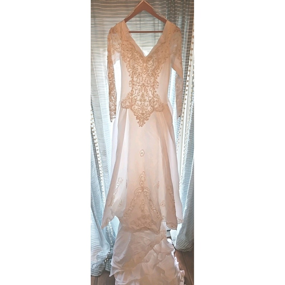 San MARTIN International Bridal GOWN SIZE 12 Wedding DRESS White
